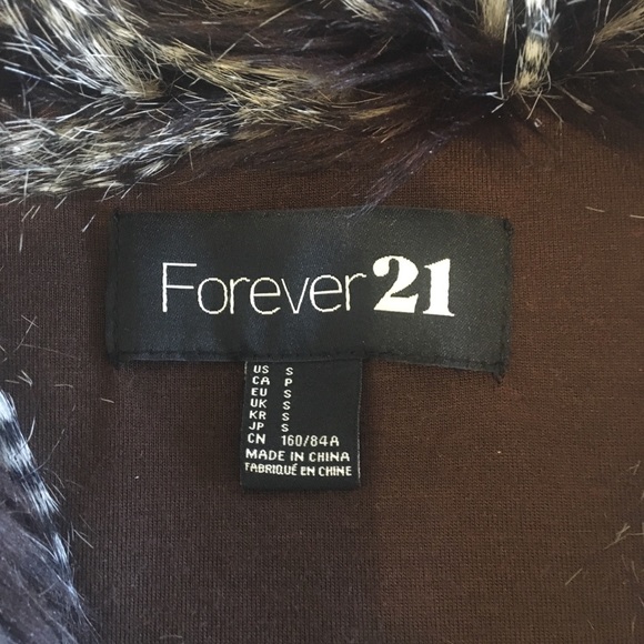 Forever 21 Faux Fur Vest. - Picture 3 of 4